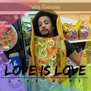 Meet your Posher, Kelley